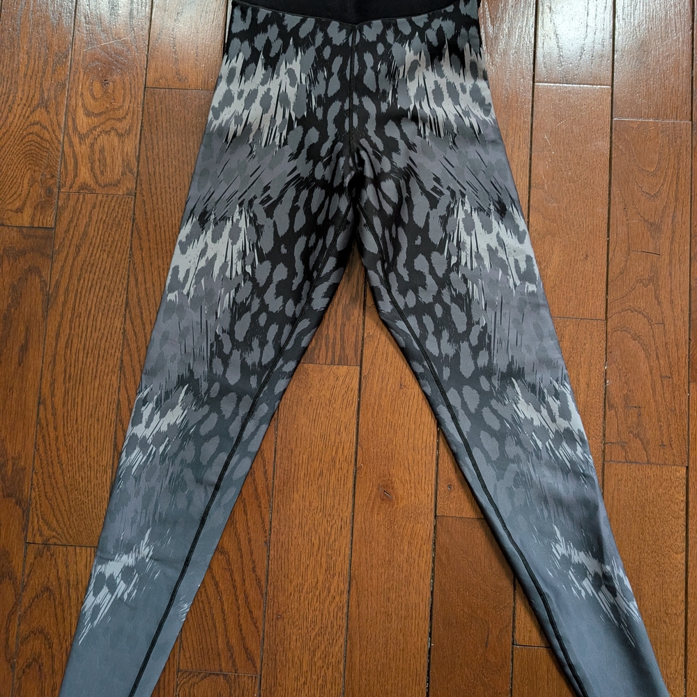 ULTRACOR Black Leopard Print Leggings XS NWT